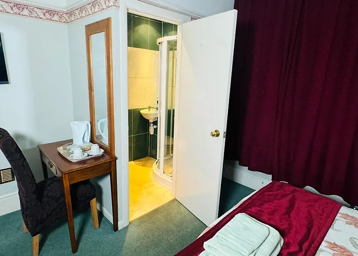 The Bliss 7 Home Stay, En-Suite, Self Check-In With Smart Lock, Non Smoking Home In And Out, Zero Tolerance For Noise After 11Pm